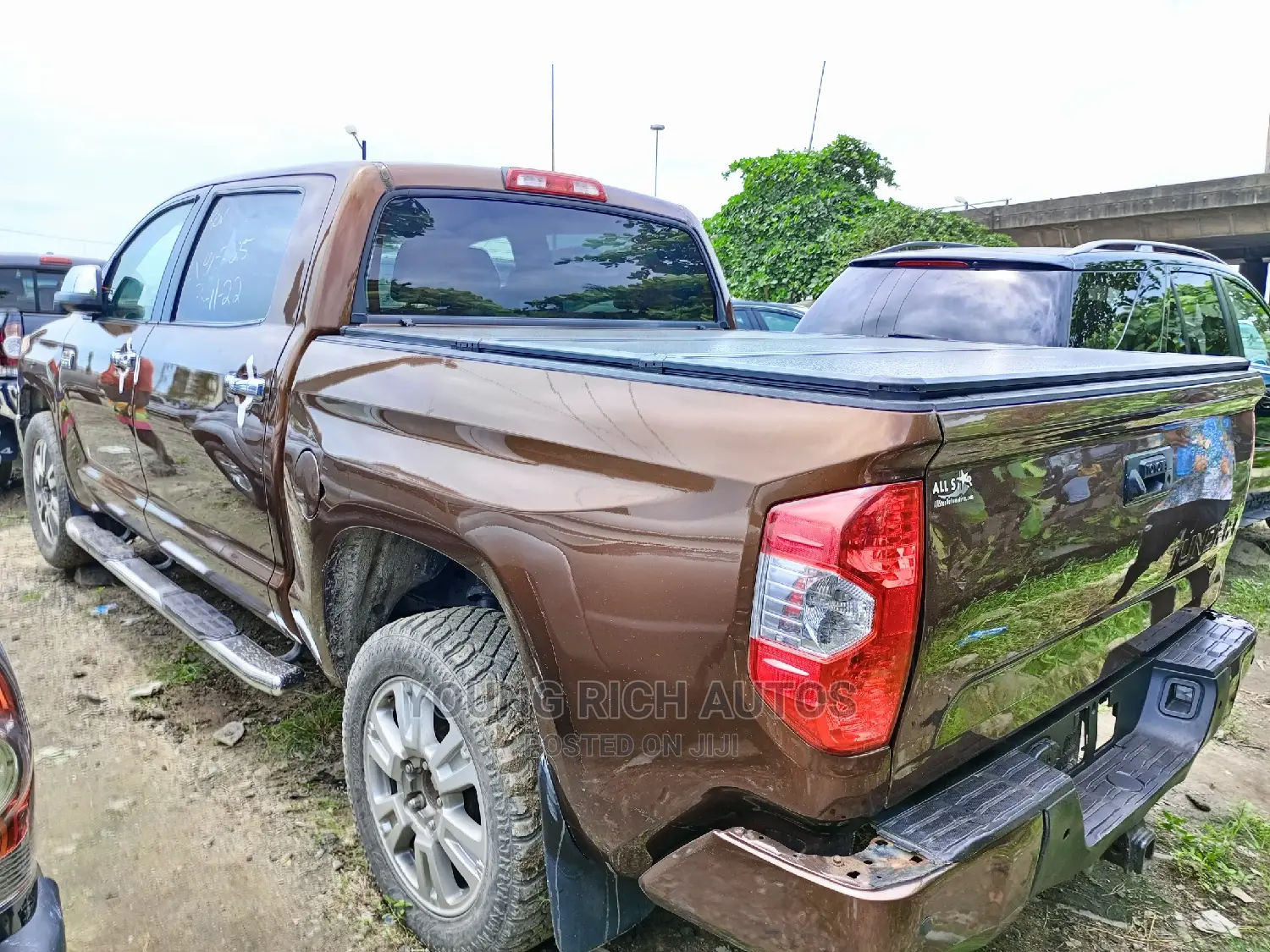 Toyota Tundra 2017 Brown