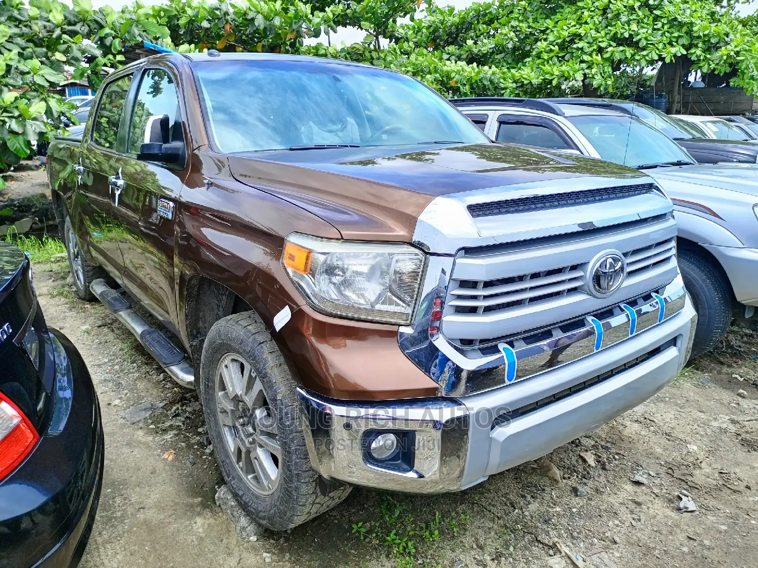 Toyota Tundra 2017 Brown