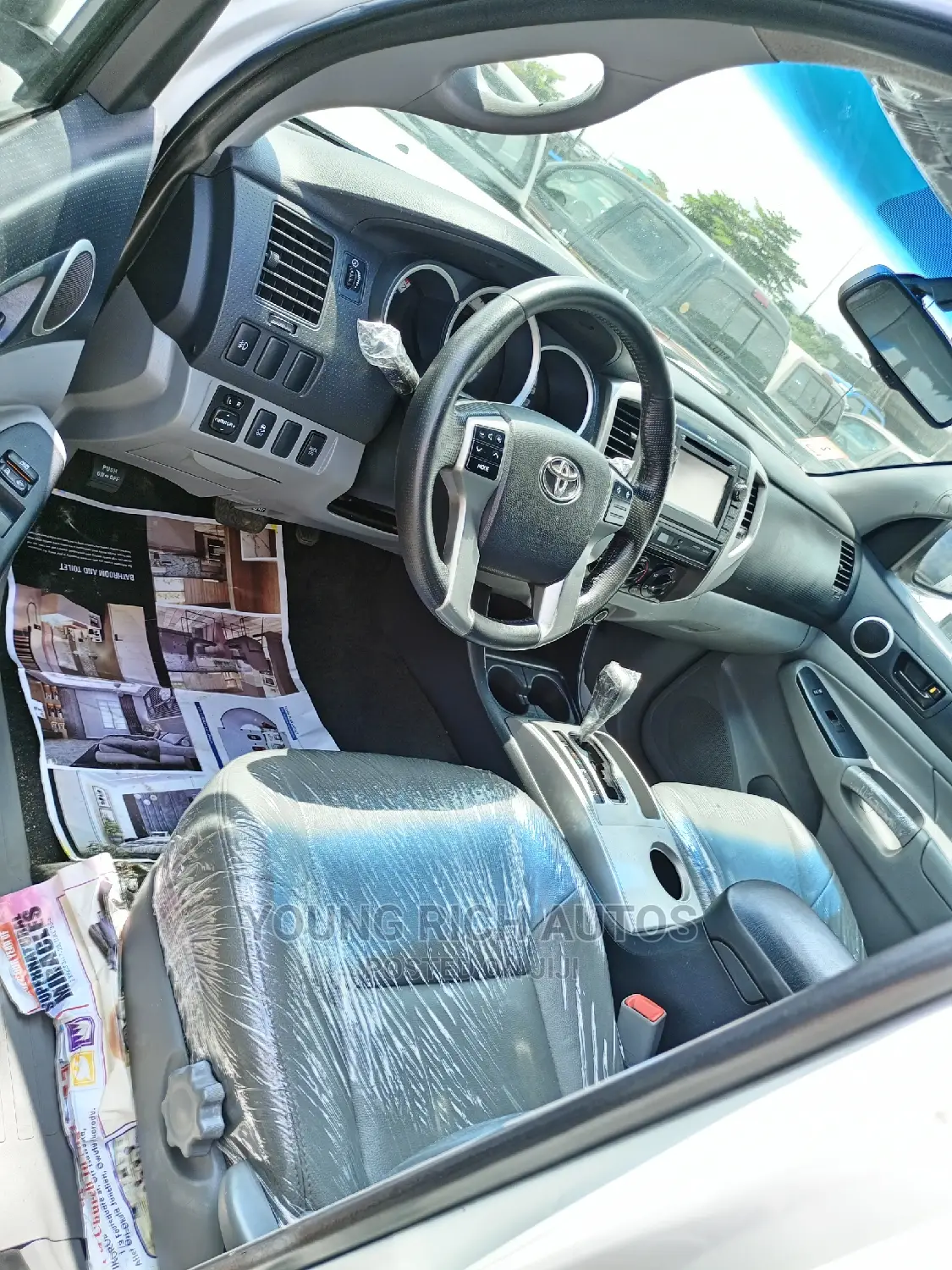 Toyota Tacoma 2013 White