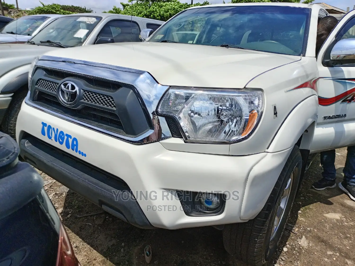 Toyota Tacoma 2013 White