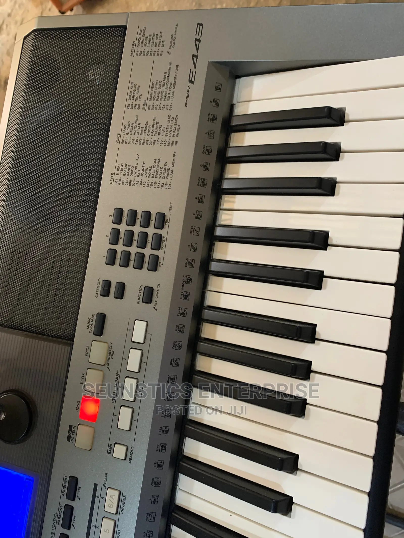 Quality Yamaha PSR E443 Keyboard/Piano