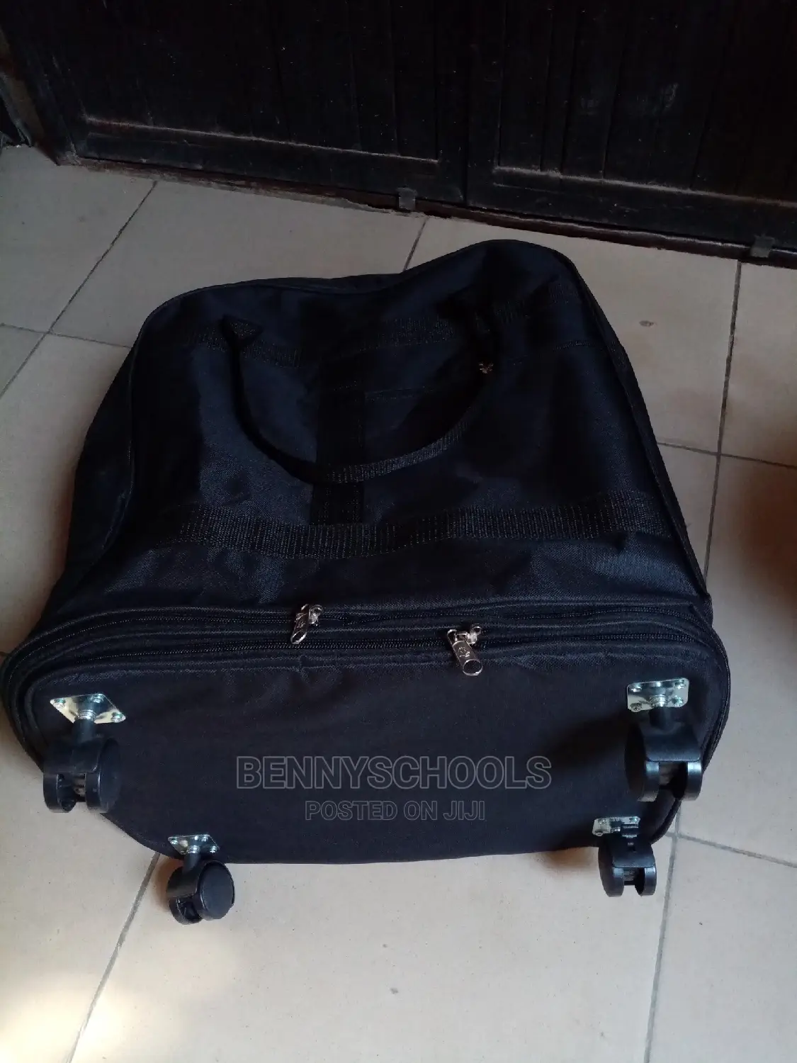 Extra Large Weightless Expandable Traveling Bag With Trolley