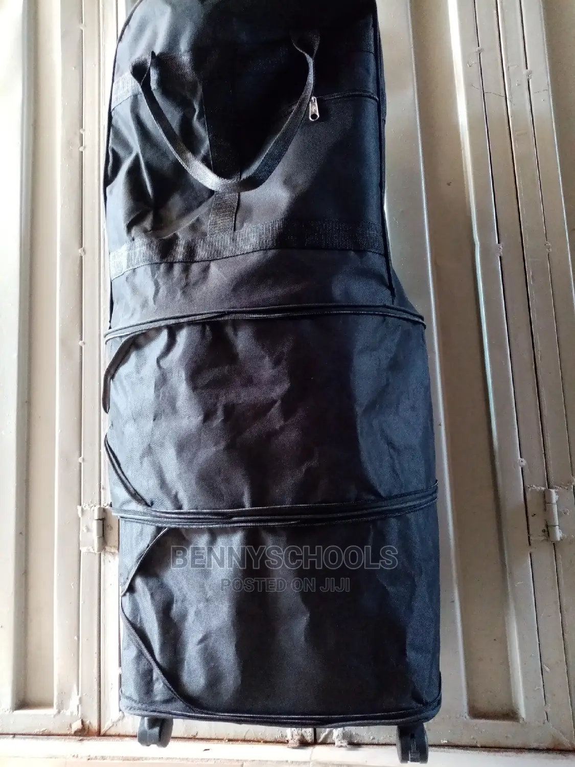 Extra Large Weightless Expandable Traveling Bag With Trolley