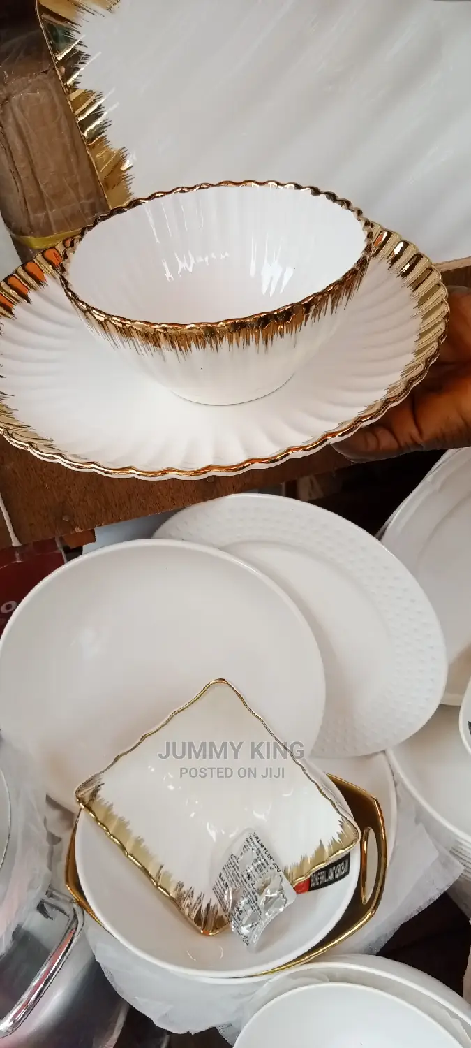 Gold Inlay Edge Glass Food Serving Plate