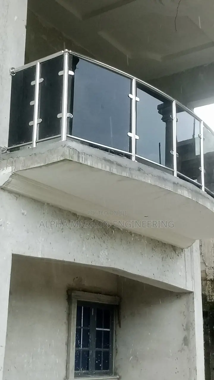 Black Glass Rail With Turkish Stainless