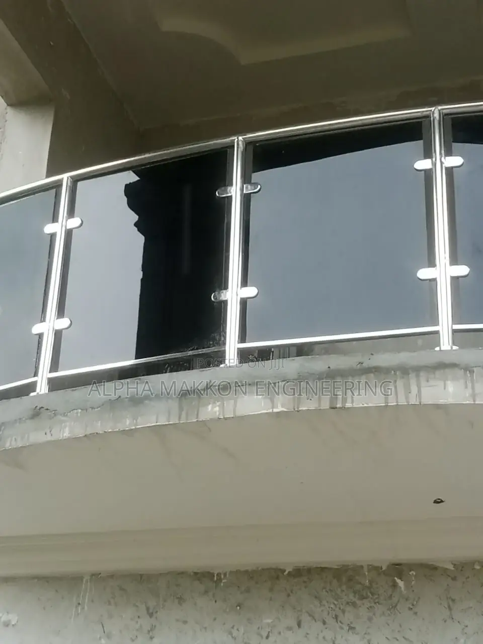 Black Glass Rail With Turkish Stainless