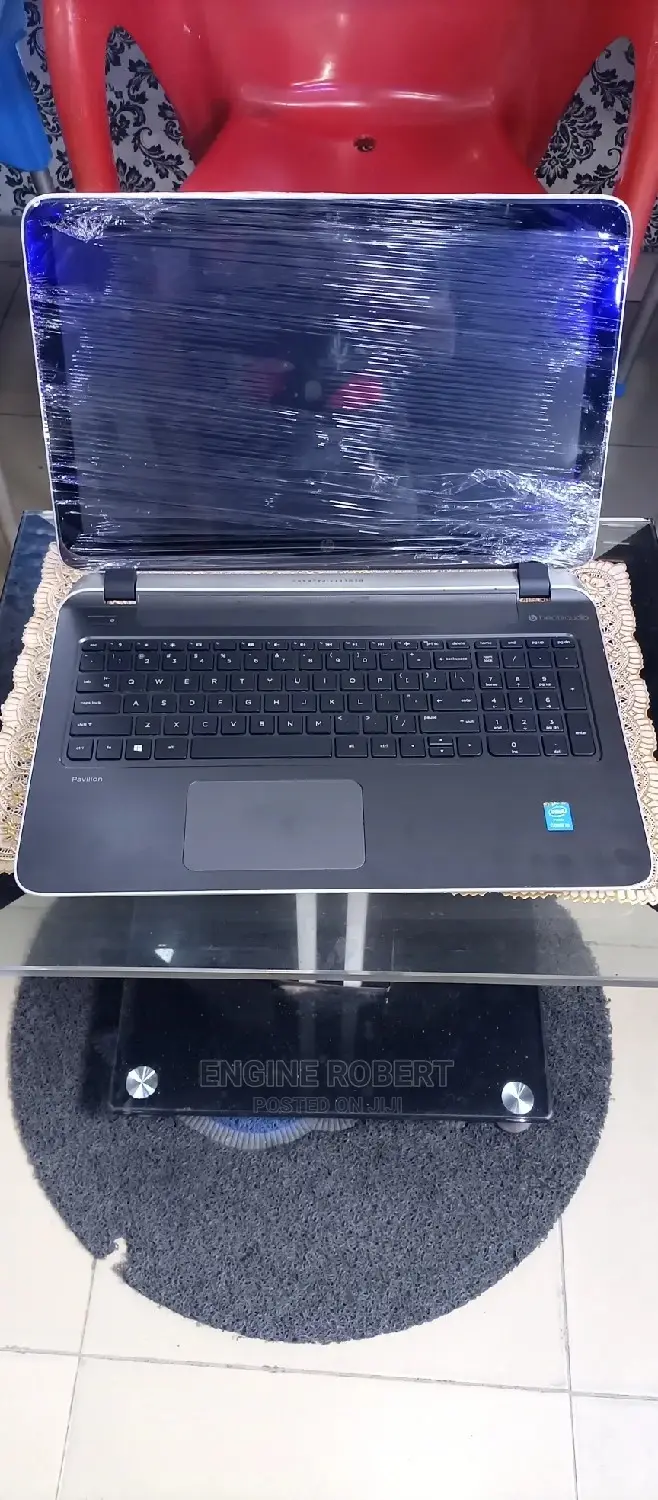 Laptop HP Pavilion TouchSmarT 15 8GB Intel Core i3 HDD+SSD 320GB