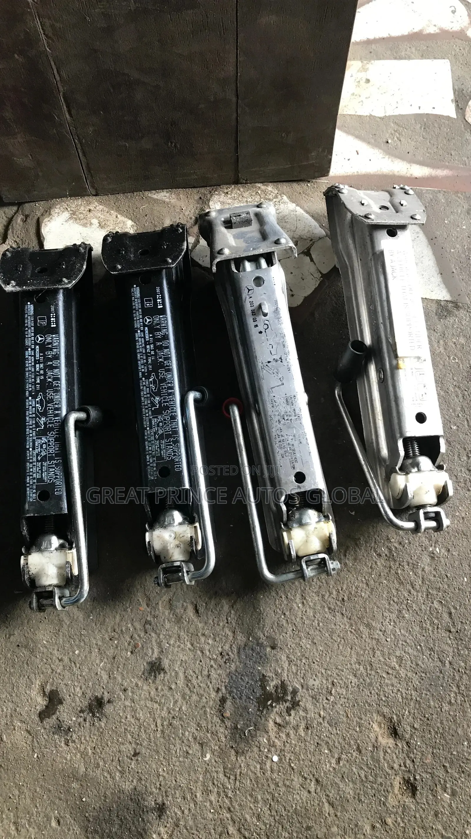 Mercedes Benz Jack for C300, C240,E350 212