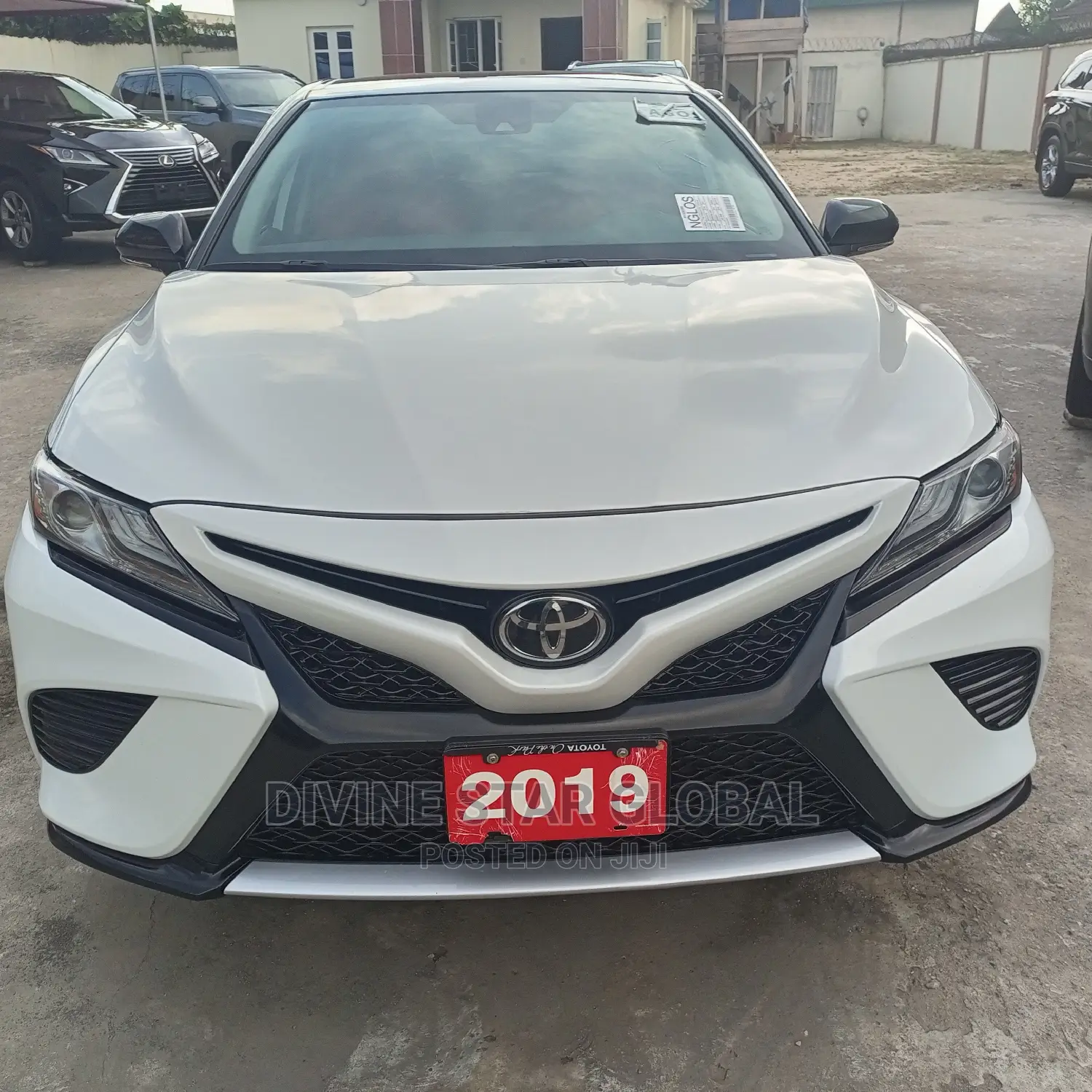 Toyota Camry XSE (2.5L 4cyl 8A) 2019 White