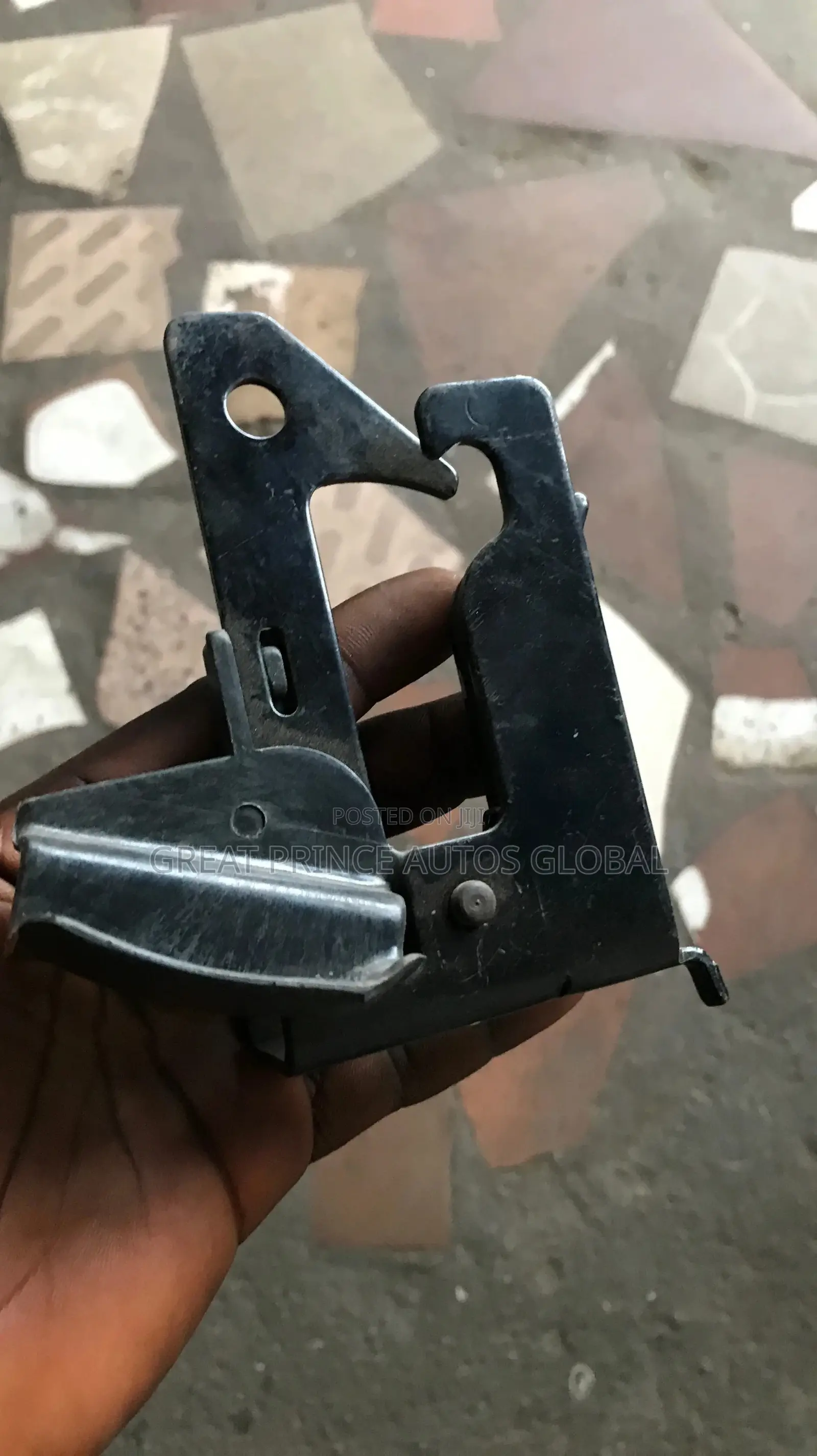 Outside Bonnet Opener for C300, E350, GLK350, GLE