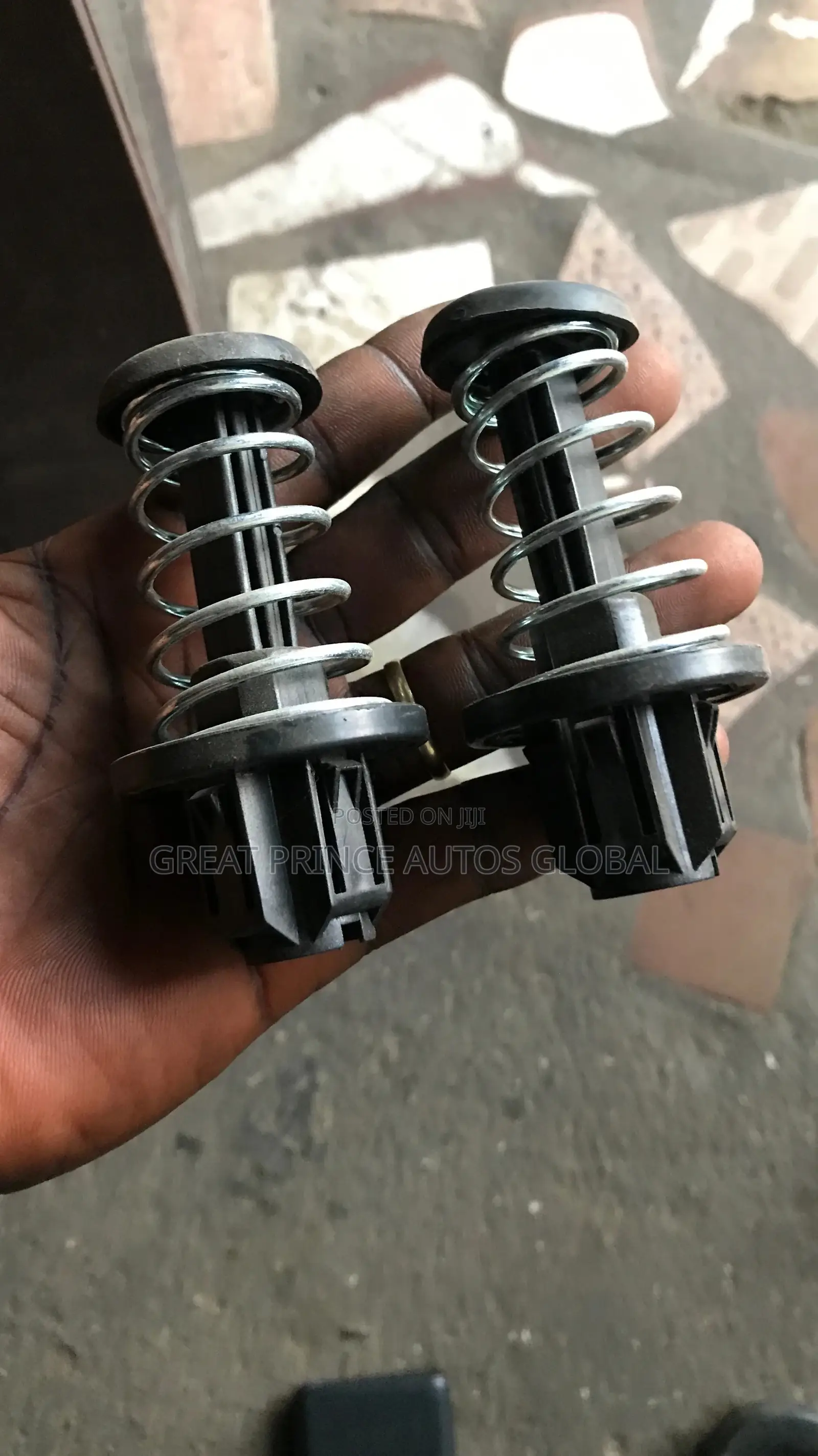 BONNET SPRING FOR C300 205 2015 Year Model