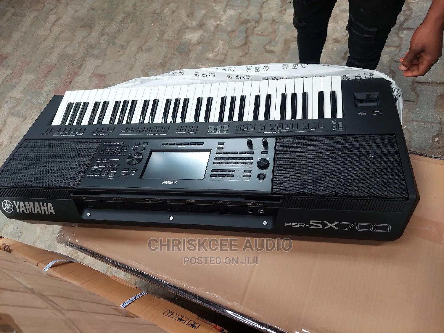 Yamaha Keyboard - PSR-Sx700 With Adaptor