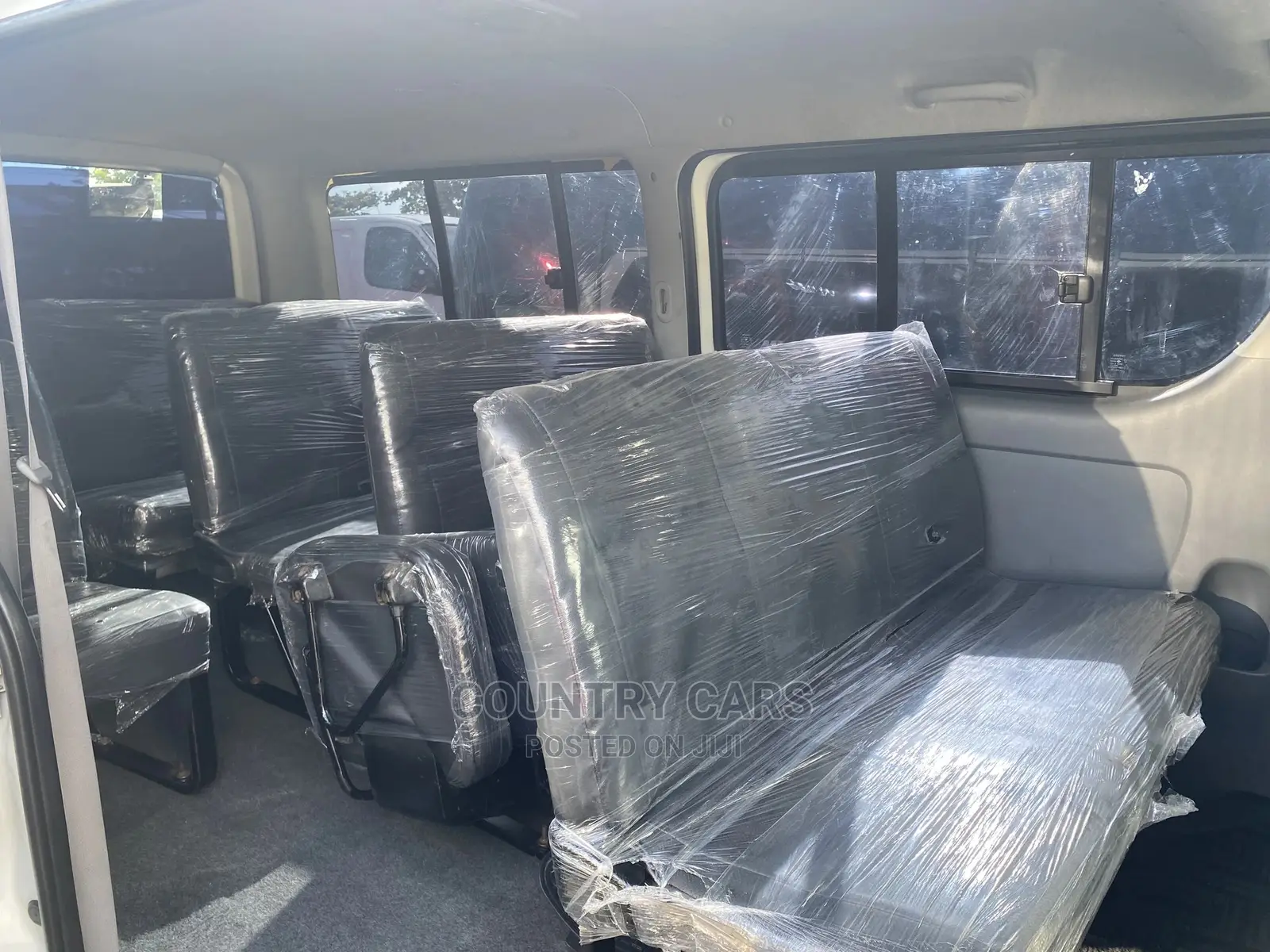 Toyota HiAce 2010 White