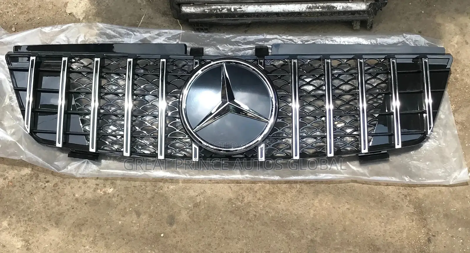 GT FRONT GRILL ML350 164 2008 Year Model
