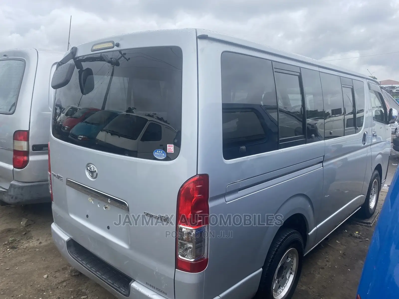 Toyota HiAce 2010 Silver