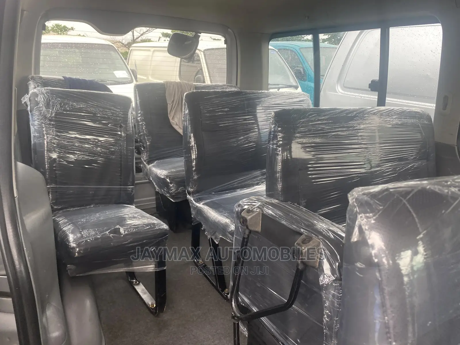 Toyota HiAce 2010 Silver