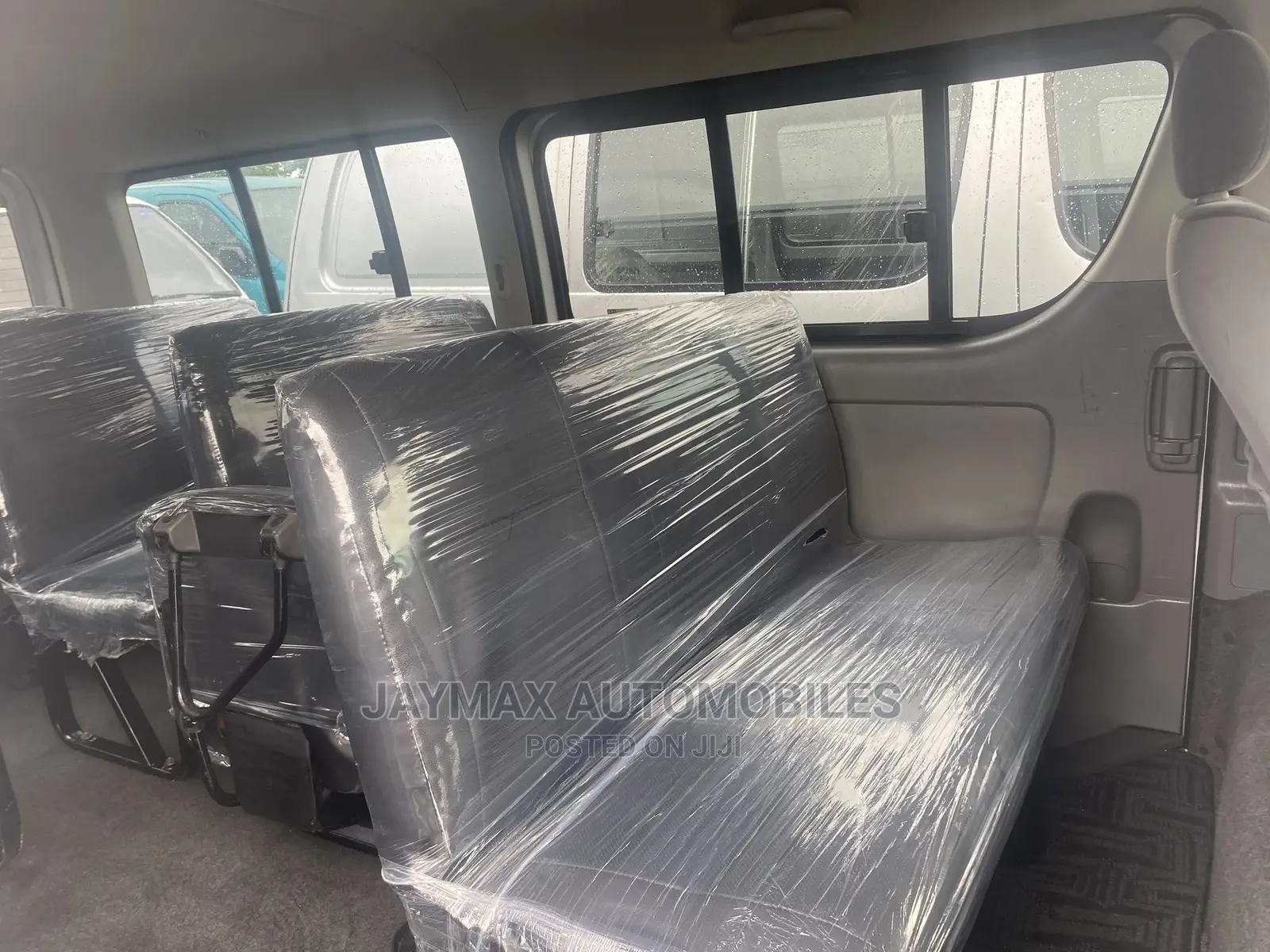 Toyota HiAce 2010 Silver
