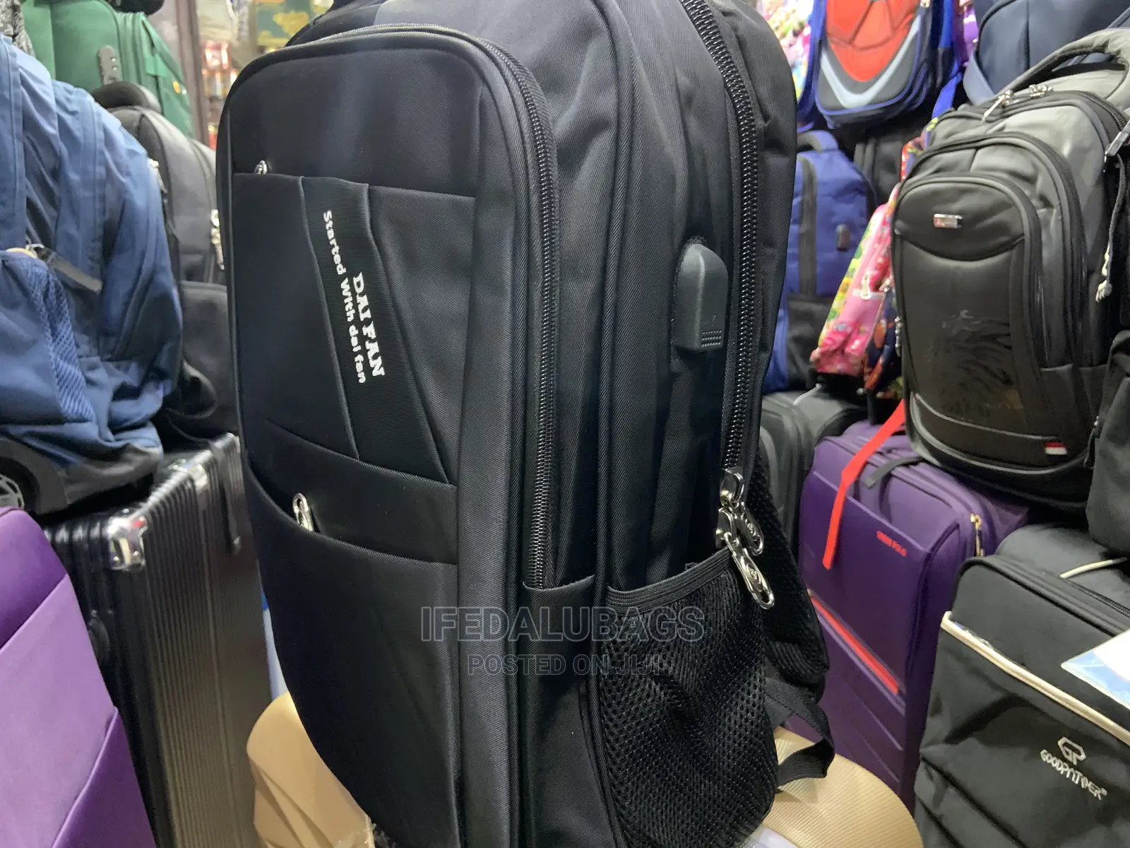 Quality Back Park With USB Port
