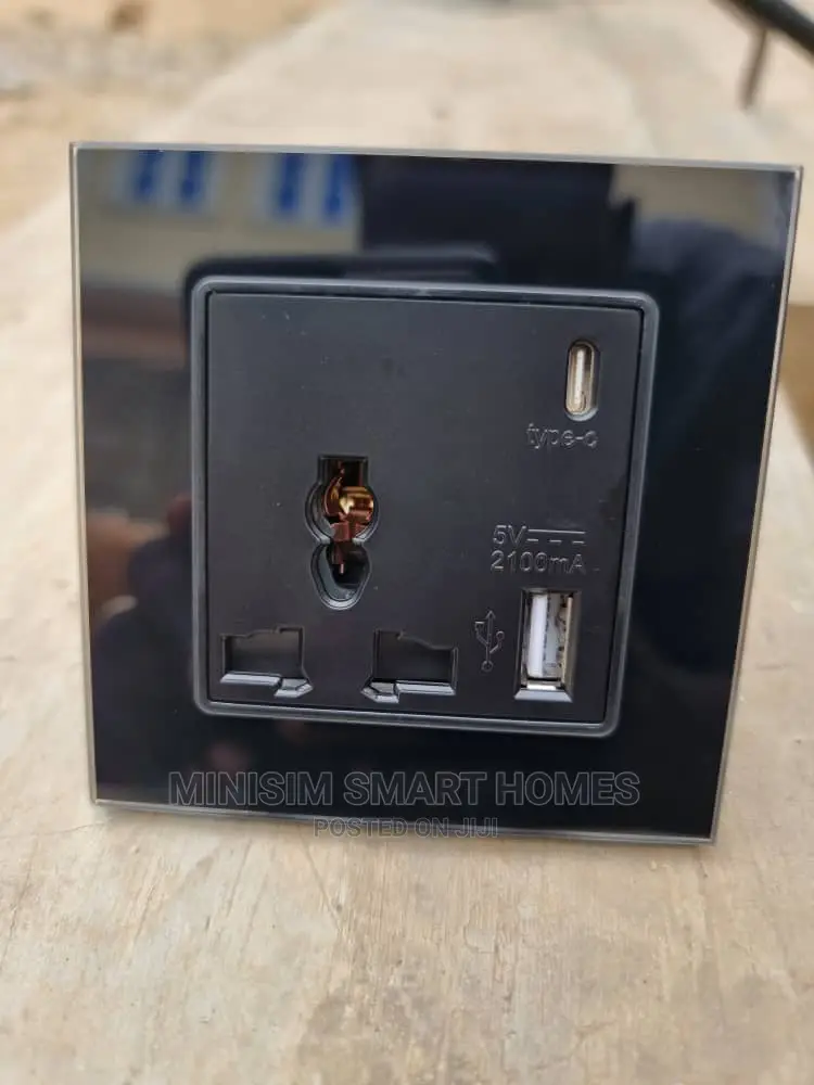 Non-Smart 13a Universal Wall Socket With Usb and Type C