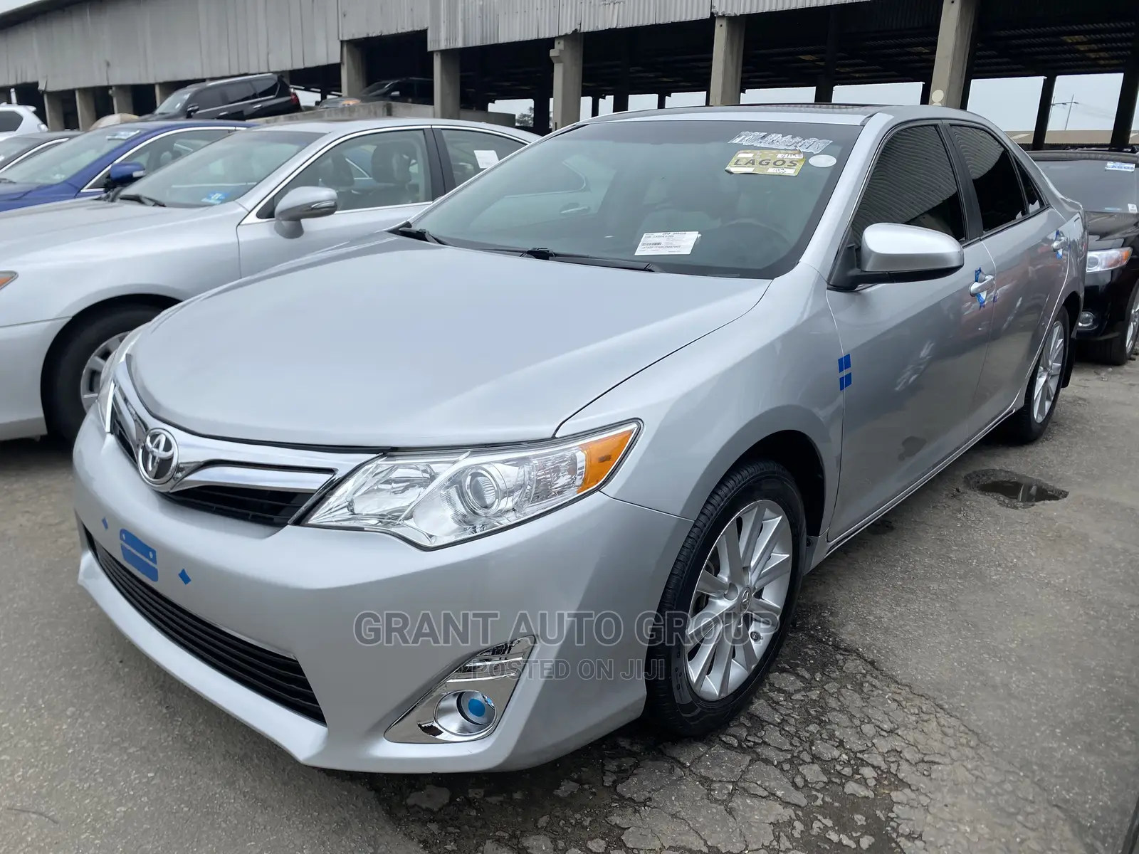 Toyota Camry XLE 4dr Sedan (2.5L 4cyl 6A) 2012 Silver
