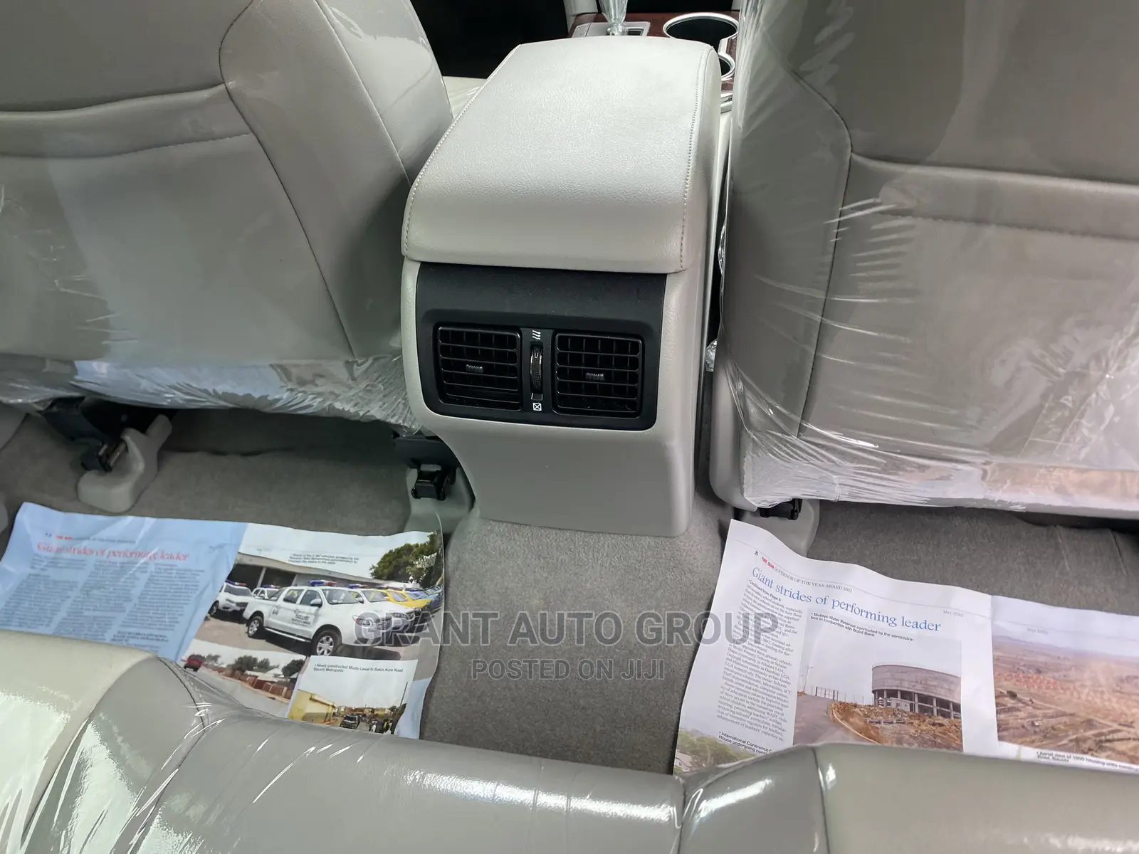 Toyota Camry XLE 4dr Sedan (2.5L 4cyl 6A) 2012 Silver