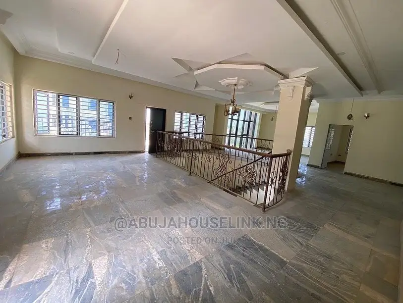7bdrm Duplex in Guzape for sale