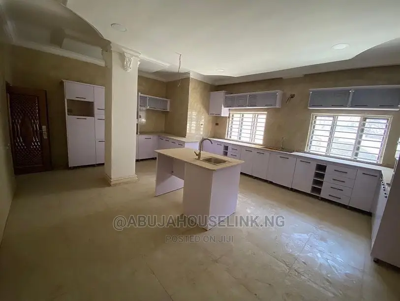 7bdrm Duplex in Guzape for sale