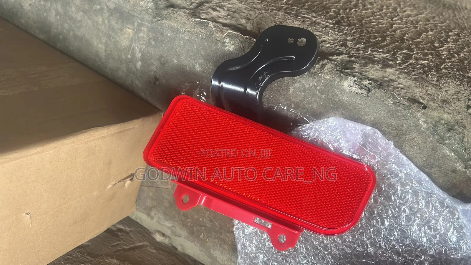 Back Bumber Reflector 2016 Honda CR-V