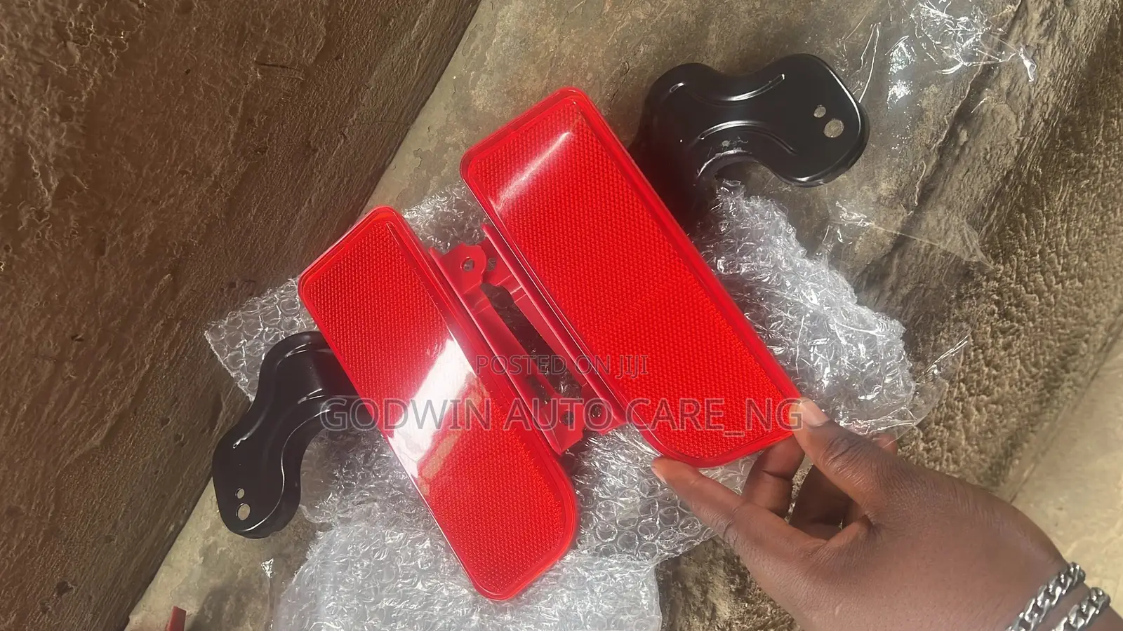 Back Bumber Reflector 2016 Honda CR-V