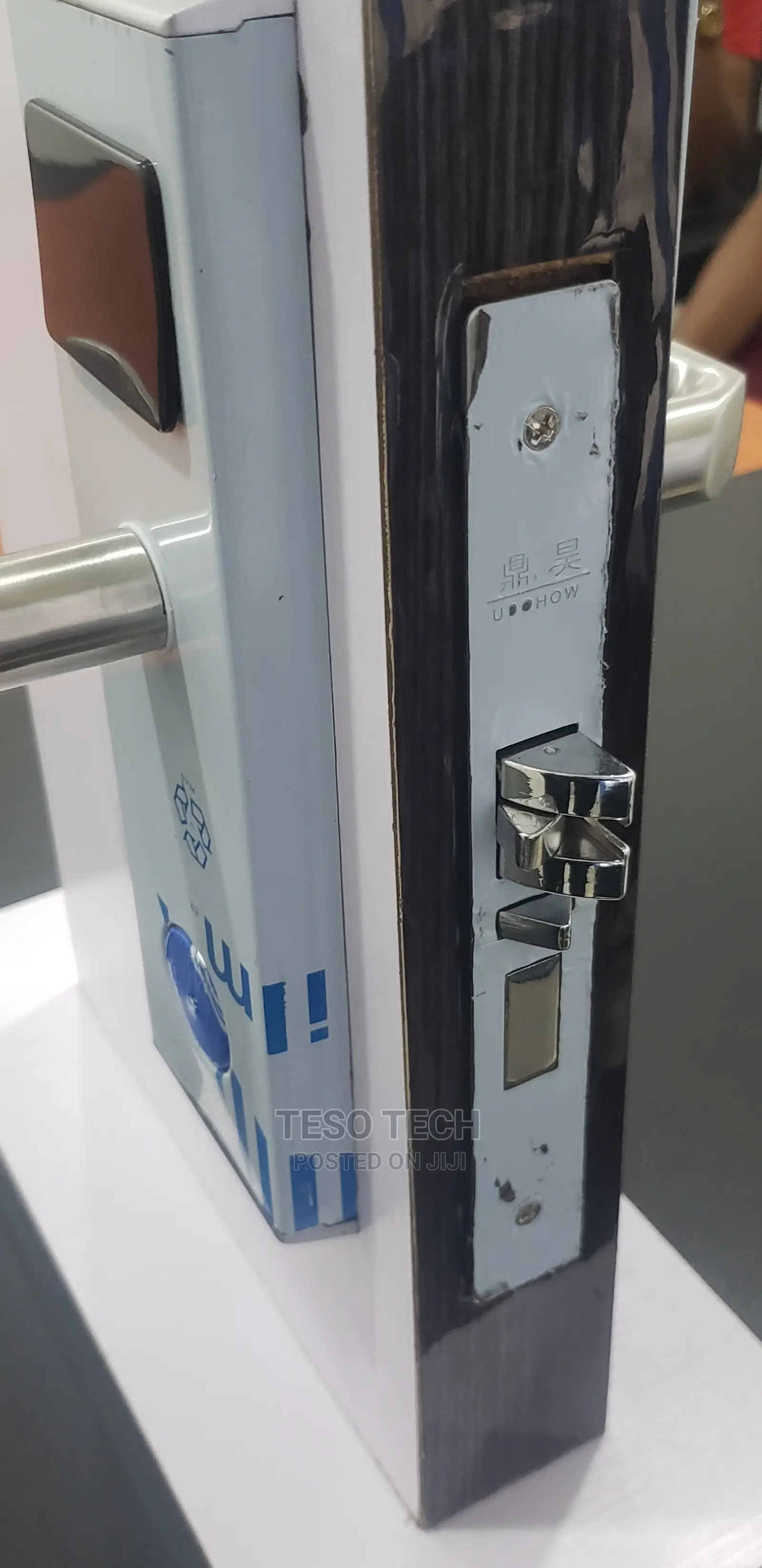 Electric Card Lock Device