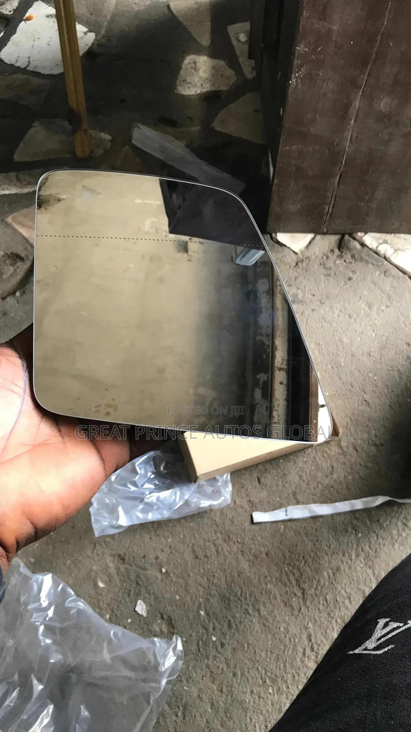 Side Mirror Glass With Blink Light Ml350 164 and 166