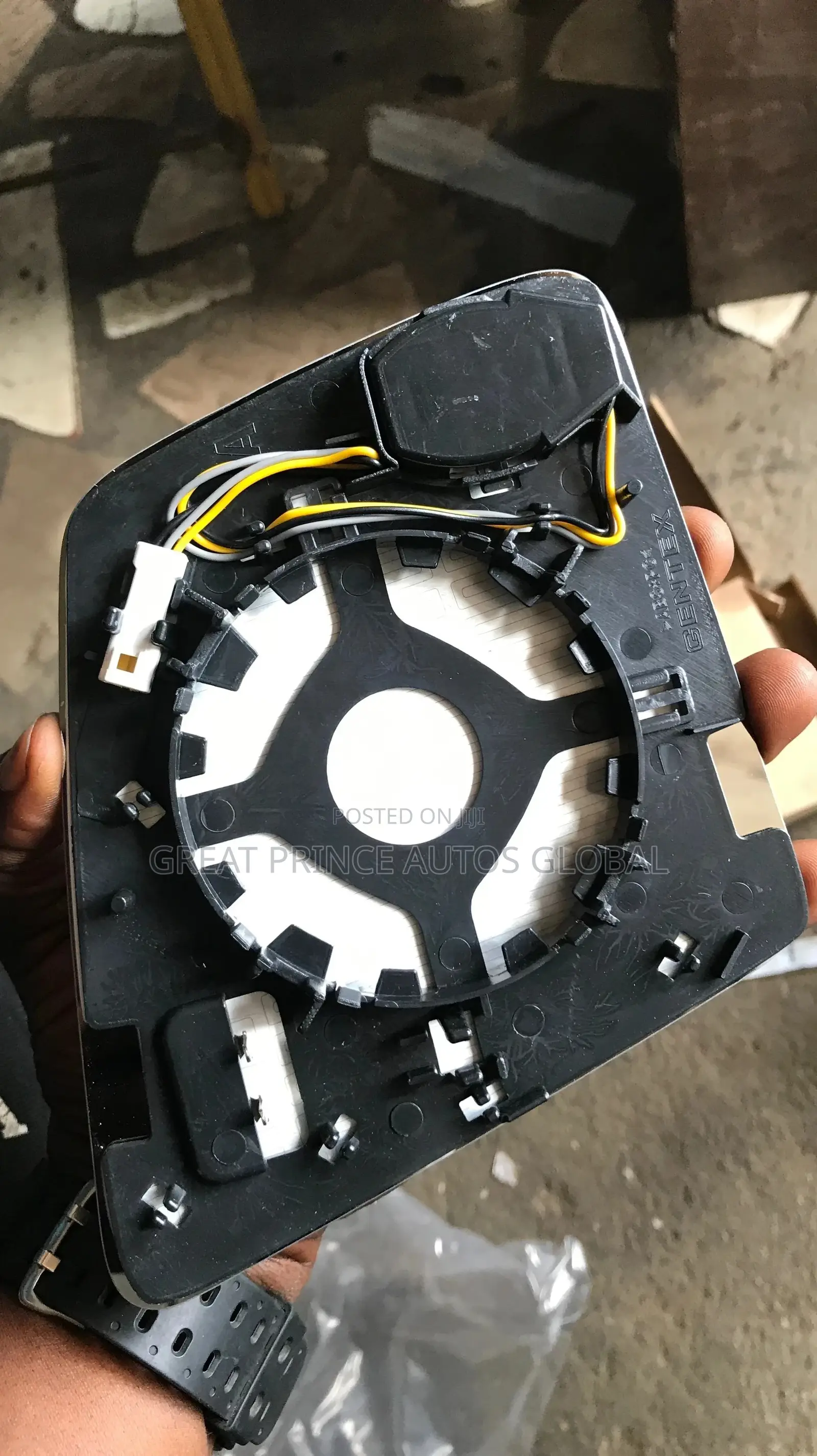 Side Mirror Glass With Blink Light Ml350 164 and 166