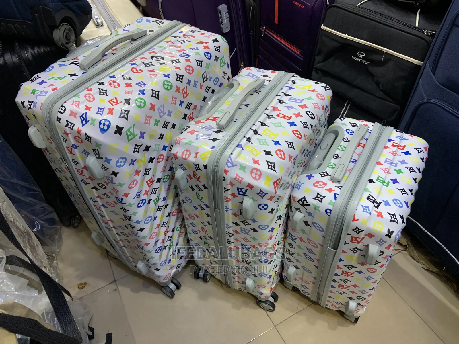 Set Durable Plastic Traveling Luggage