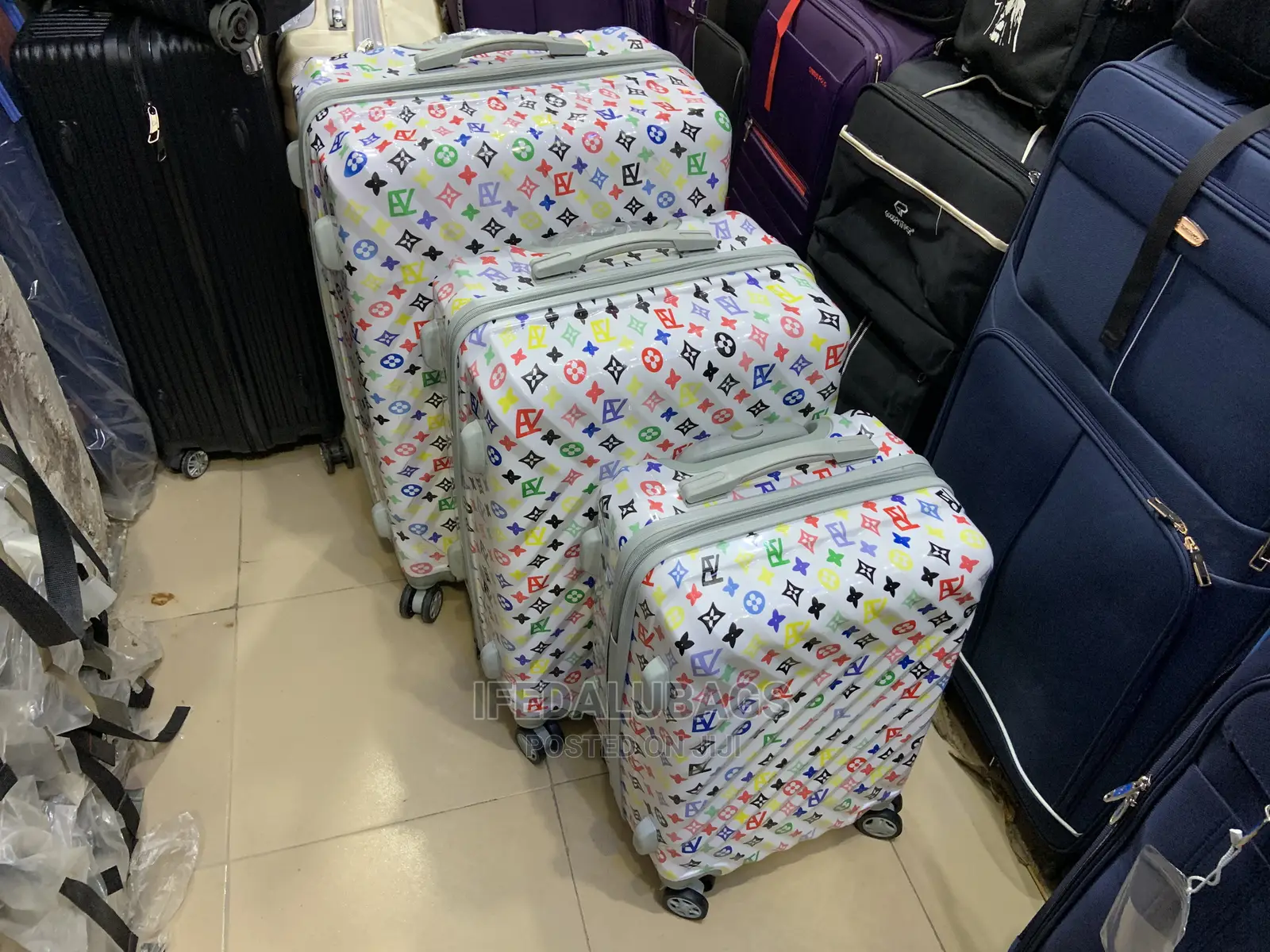 Set Durable Plastic Traveling Luggage