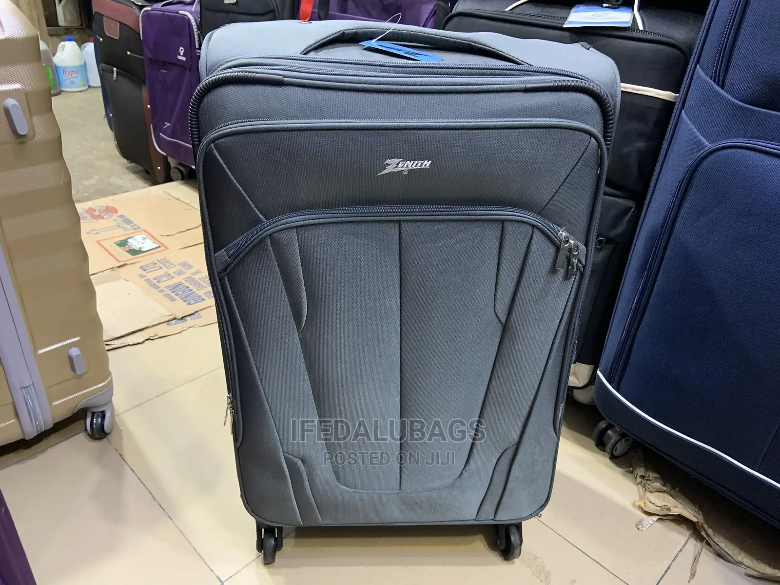 Medium Size Light Weight Imported Traveling Luggage