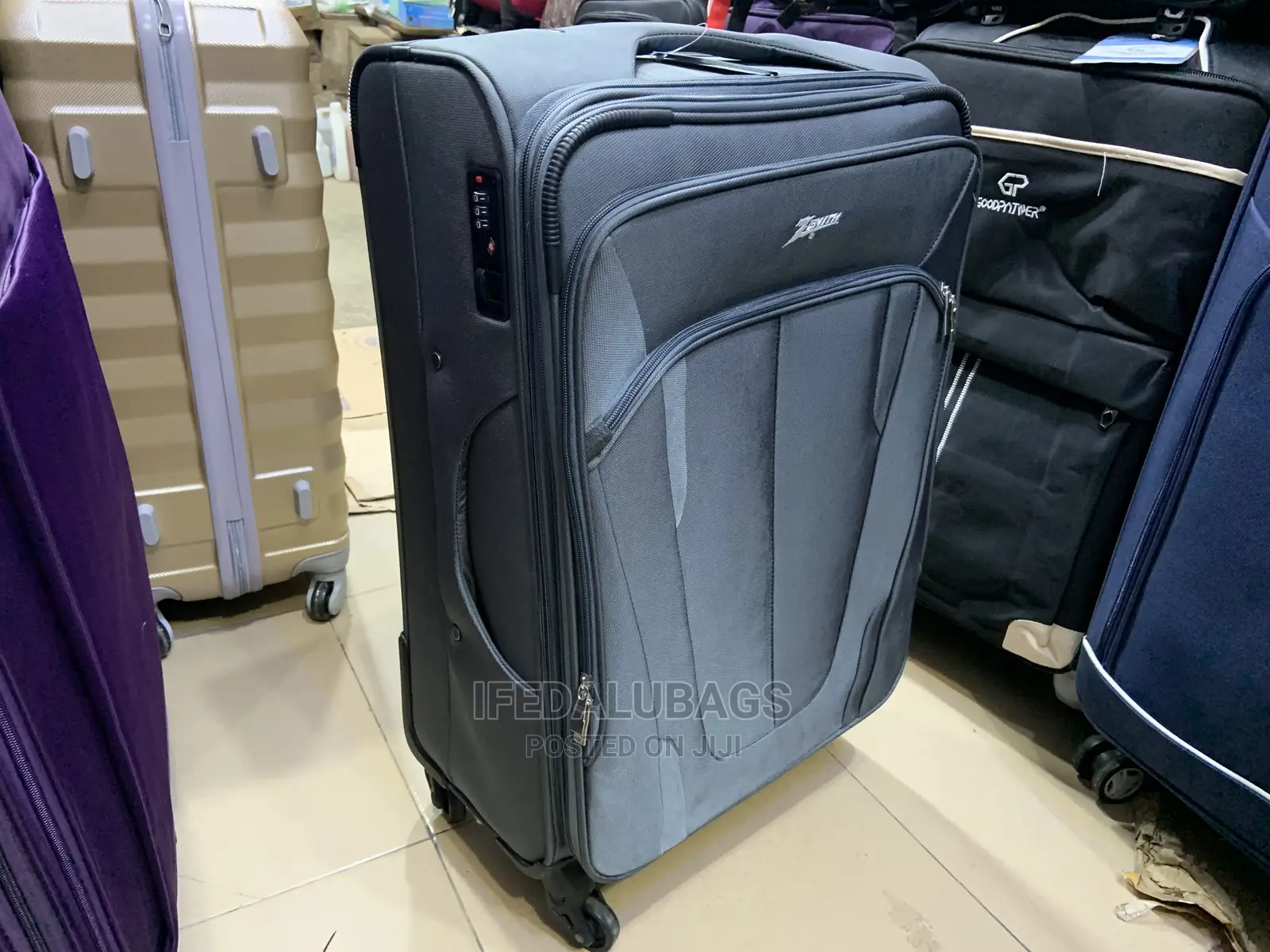 Medium Size Light Weight Imported Traveling Luggage