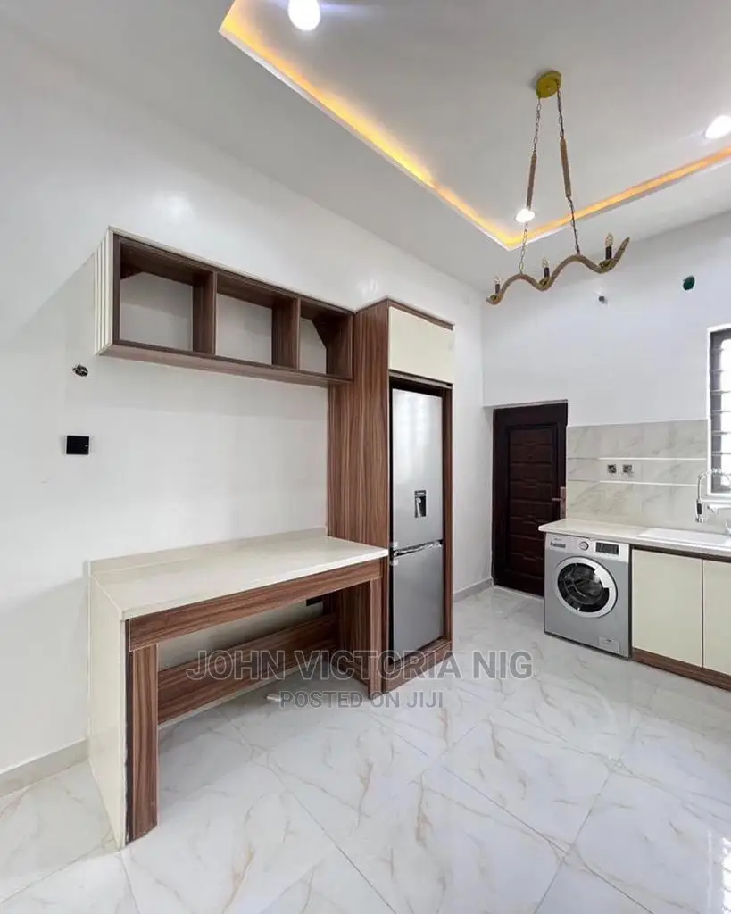 4bdrm Duplex in Lekki Ajah, Lagos Island / Lagos Island for sale