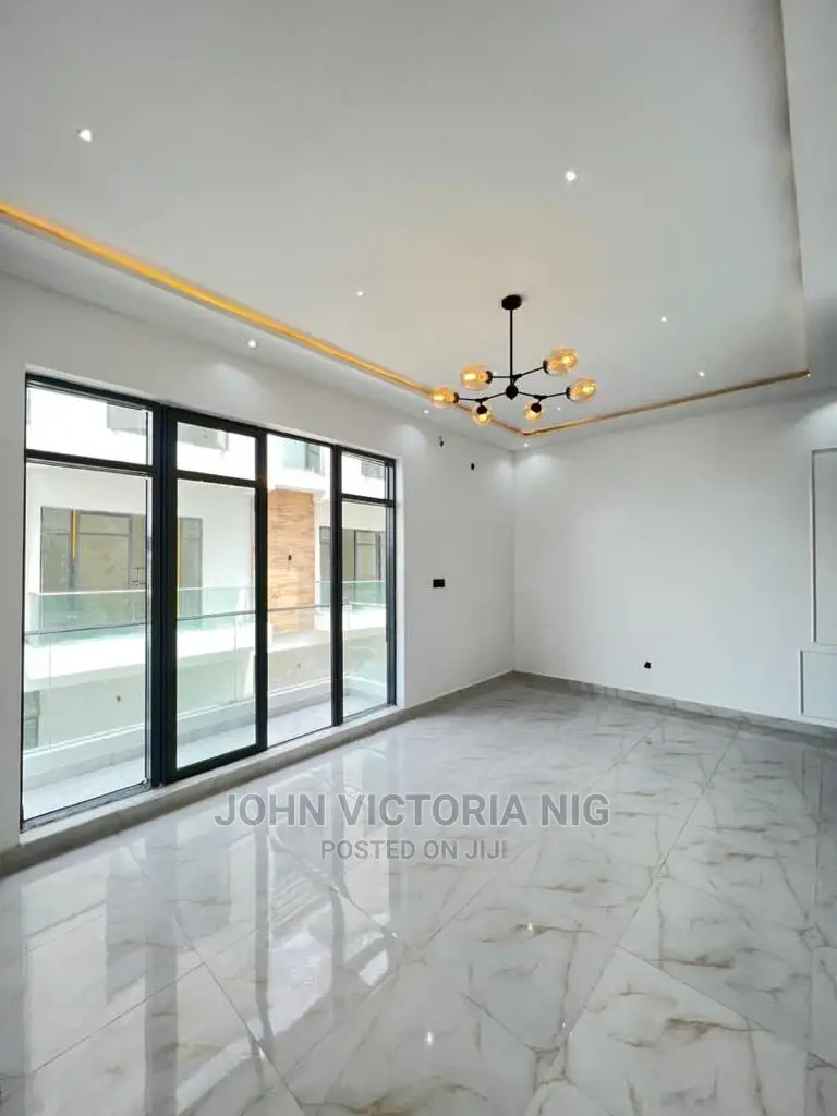 4bdrm Duplex in Lekki Ajah, Lagos Island / Lagos Island for sale
