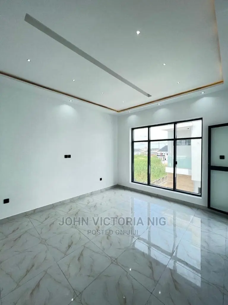 4bdrm Duplex in Lekki Ajah, Lagos Island / Lagos Island for sale