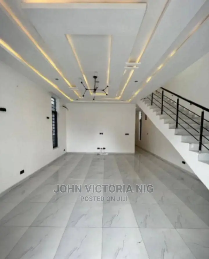 4bdrm Duplex in Ajah Lekki, Lagos Island / Lagos Island for sale