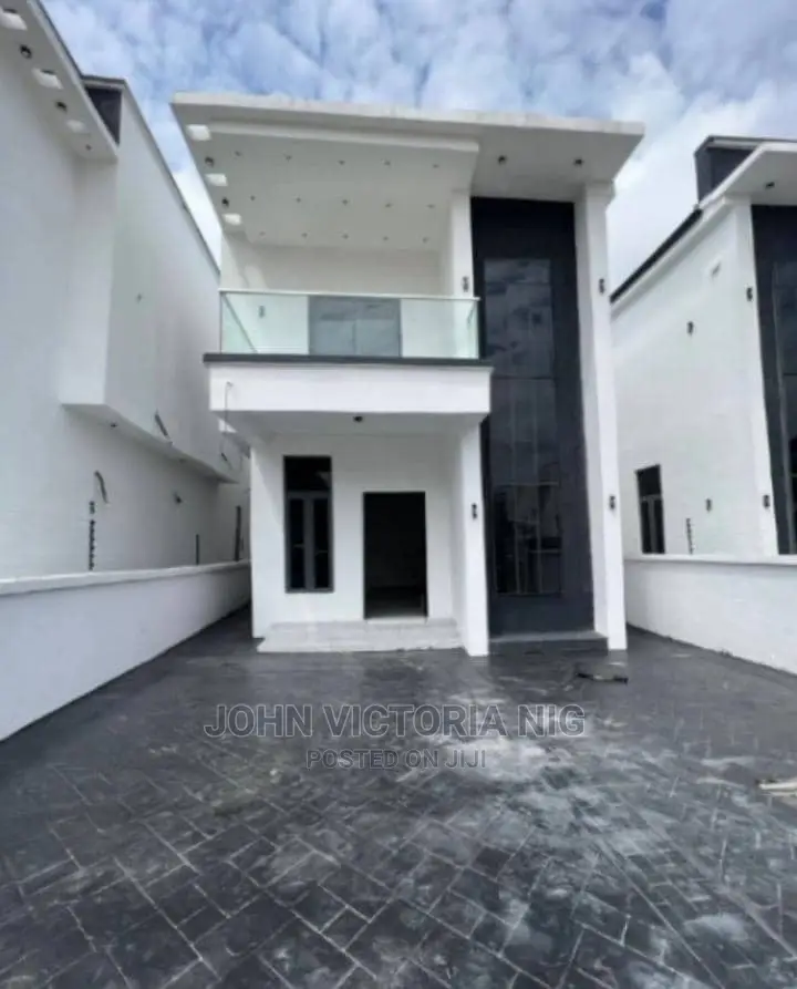 4bdrm Duplex in Ajah Lekki, Lagos Island / Lagos Island for sale