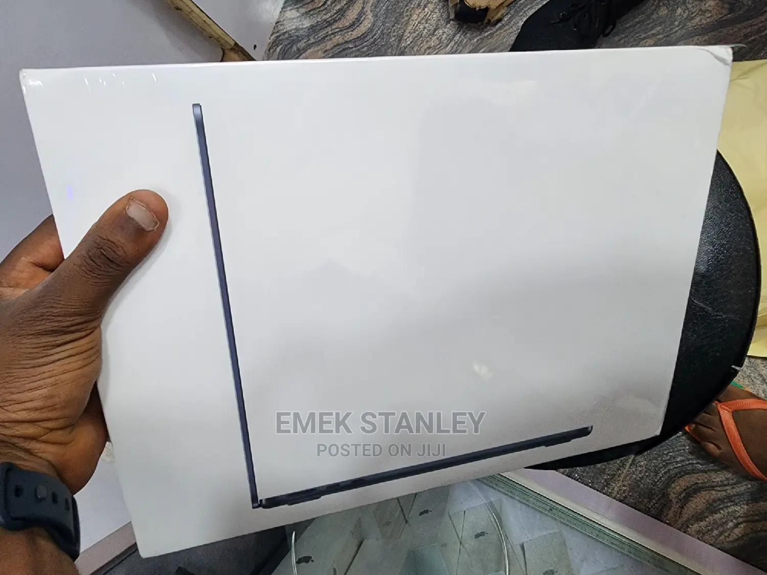 New Laptop Apple MacBook Air 2022 M2 8GB Apple M2 SSD 256GB