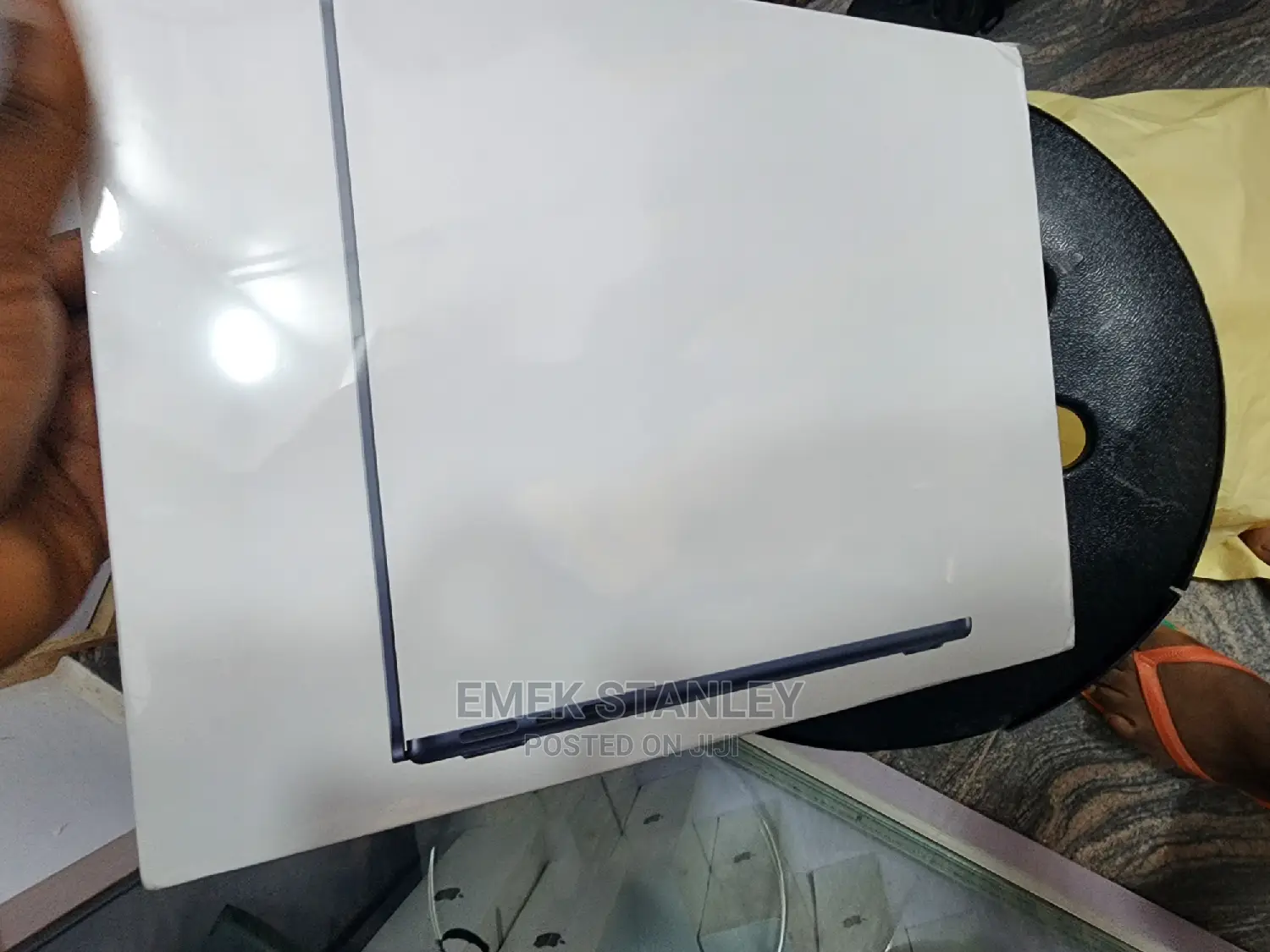 New Laptop Apple MacBook Air 2022 M2 8GB Apple M2 SSD 256GB