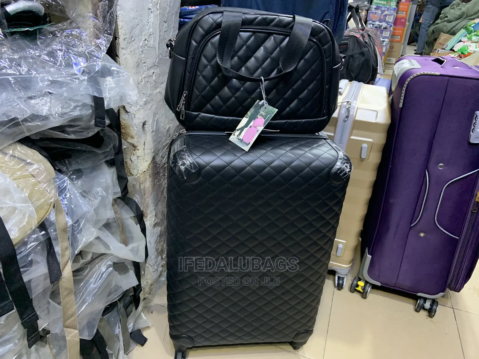 Medium Size Designers Traveling Luggage With Kit