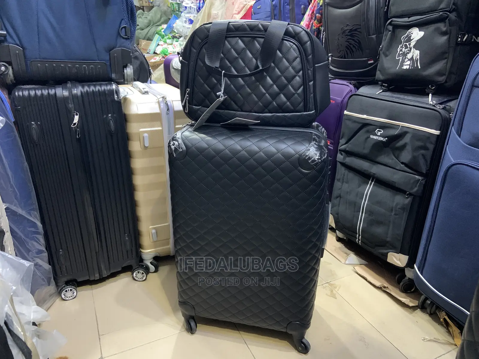 Medium Size Designers Traveling Luggage With Kit