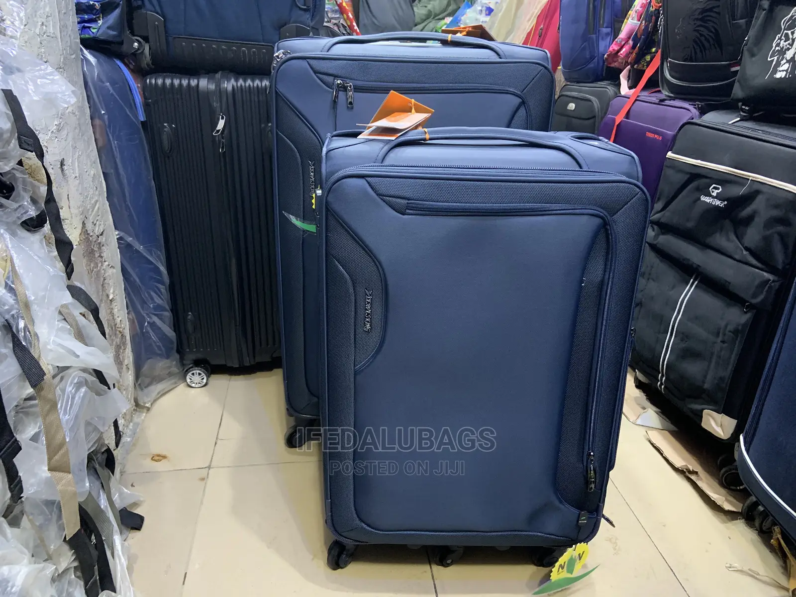 Set of 2 High Quality Leaves King Traveling Luggage