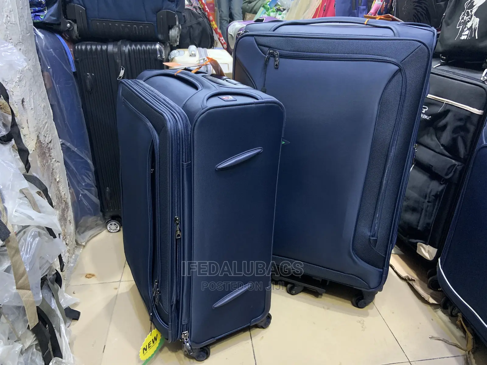Set of 2 High Quality Leaves King Traveling Luggage