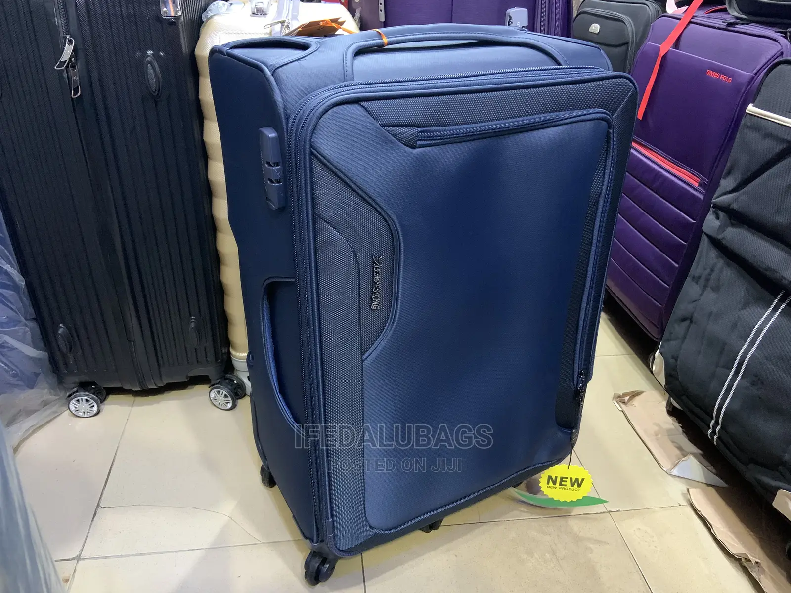Medium Size Leaves King Quality Traveling Luggage