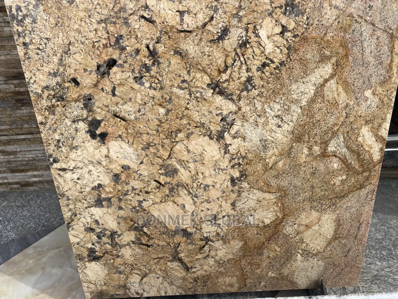 Alaska Gold 90x90 2cm Thickness