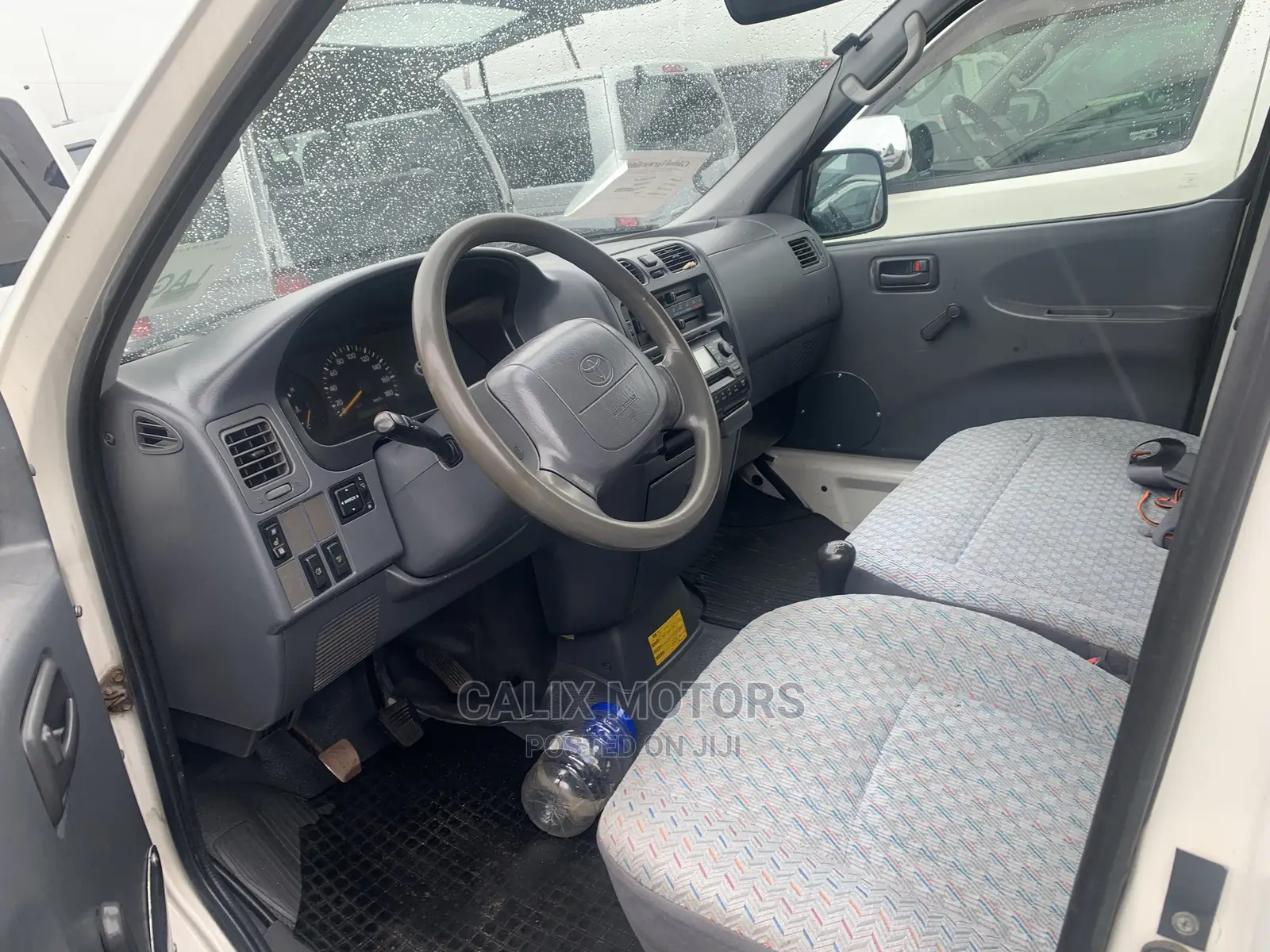 Toyota HiAce 2004 White